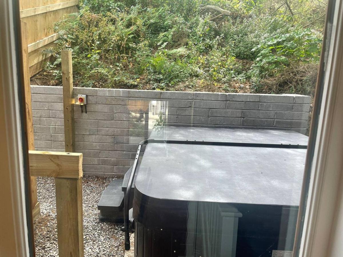 House 6 Goldcroft - Walk To Beach & Village, Pet-Friendly & Hottub Porthtowan 外观 照片